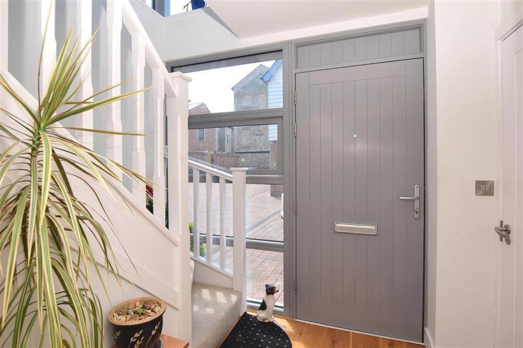 Modern City Centre House With Free Parking Canterbury Eksteriør billede
