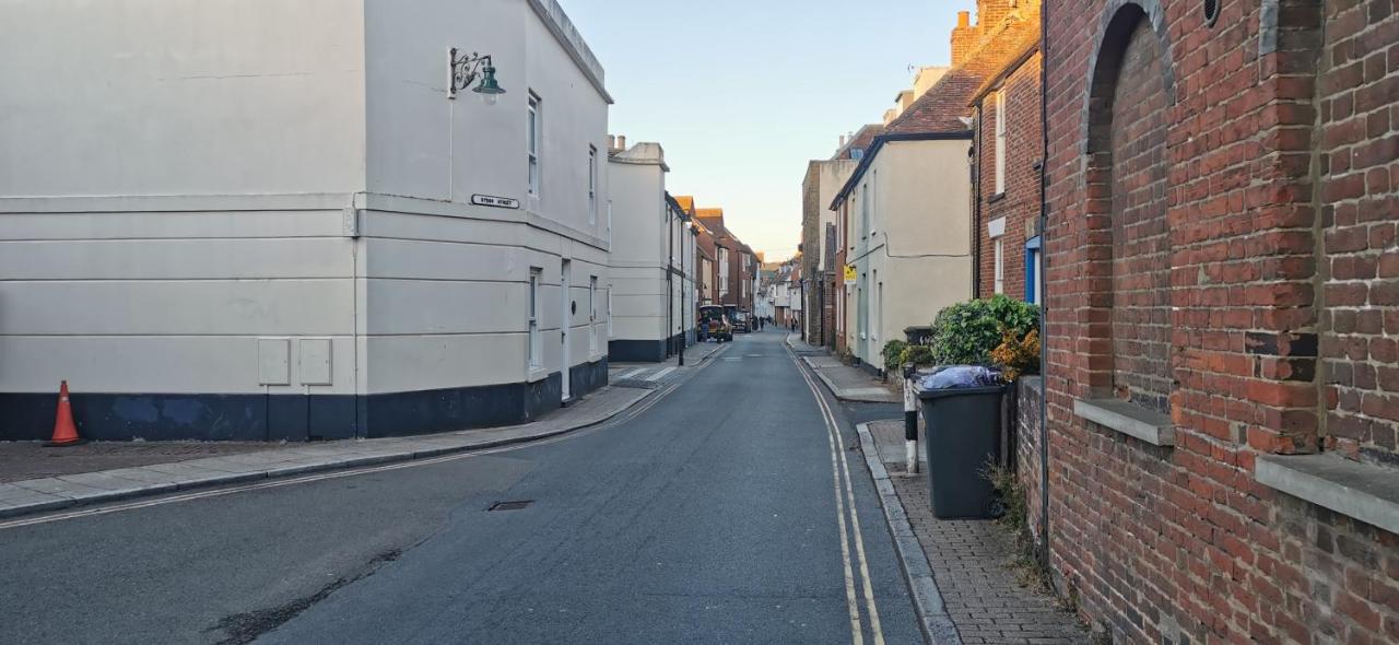 Modern City Centre House With Free Parking Canterbury Eksteriør billede
