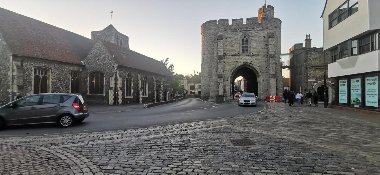 Modern City Centre House With Free Parking Canterbury Eksteriør billede