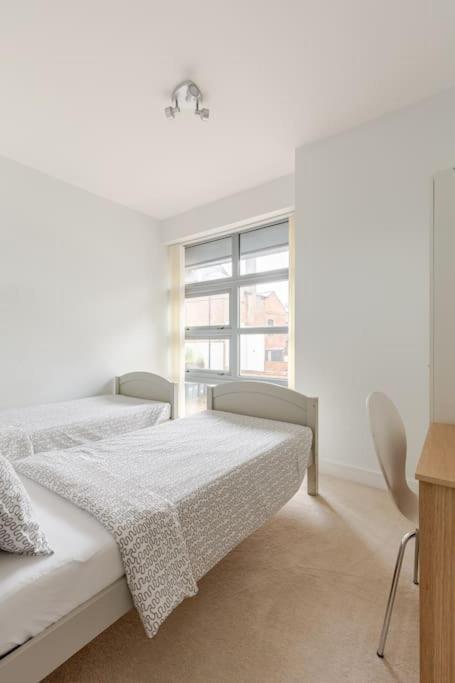 Modern City Centre House With Free Parking Canterbury Eksteriør billede