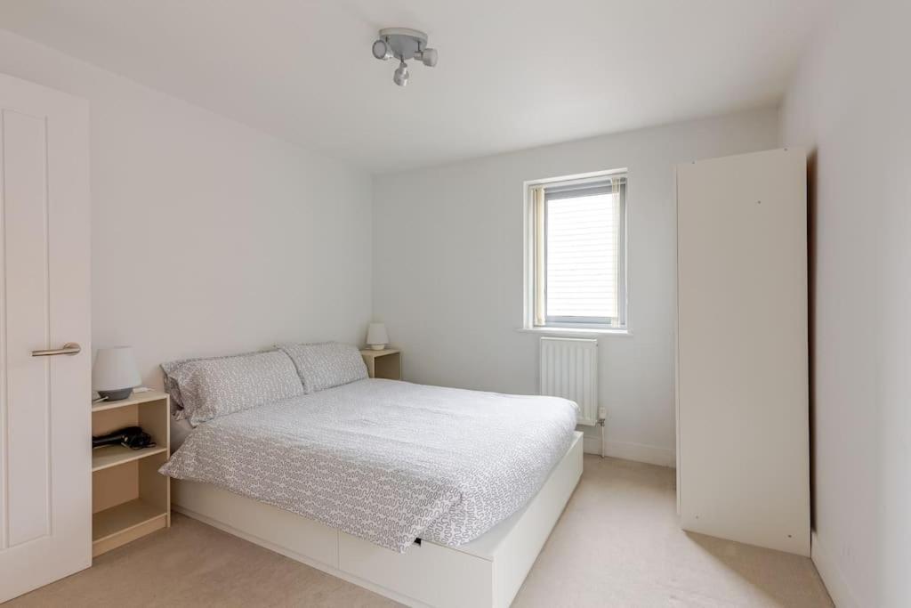 Modern City Centre House With Free Parking Canterbury Eksteriør billede