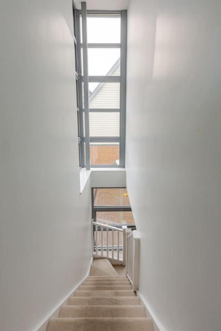 Modern City Centre House With Free Parking Canterbury Eksteriør billede