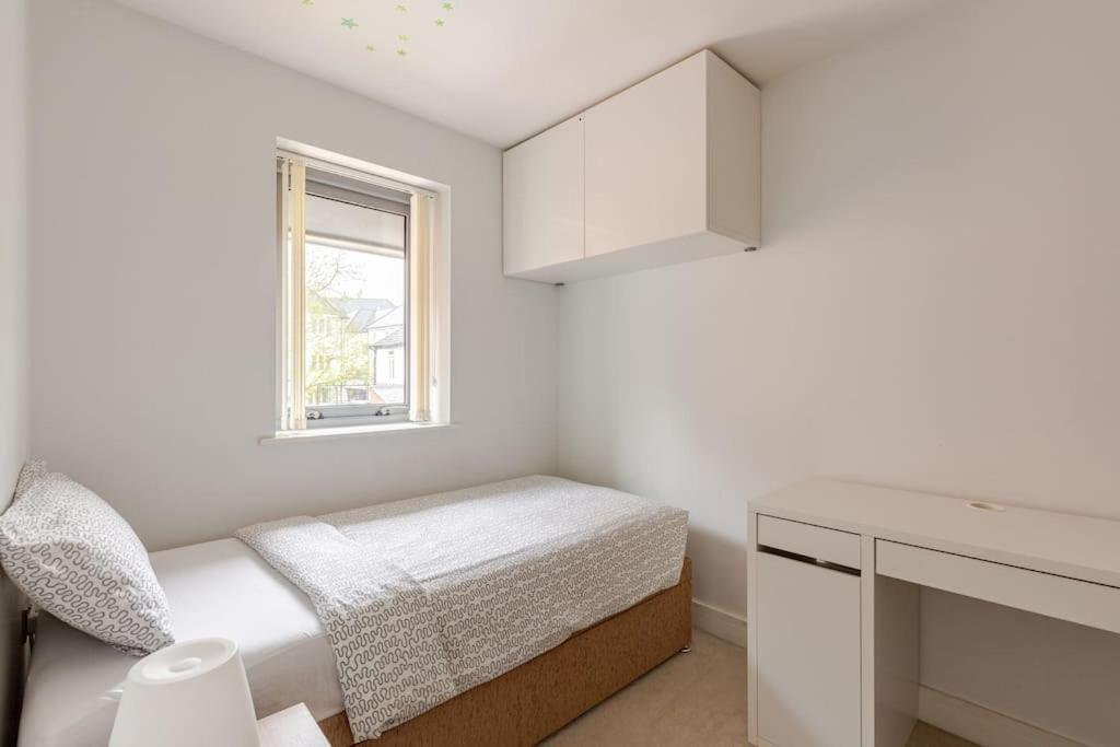 Modern City Centre House With Free Parking Canterbury Eksteriør billede