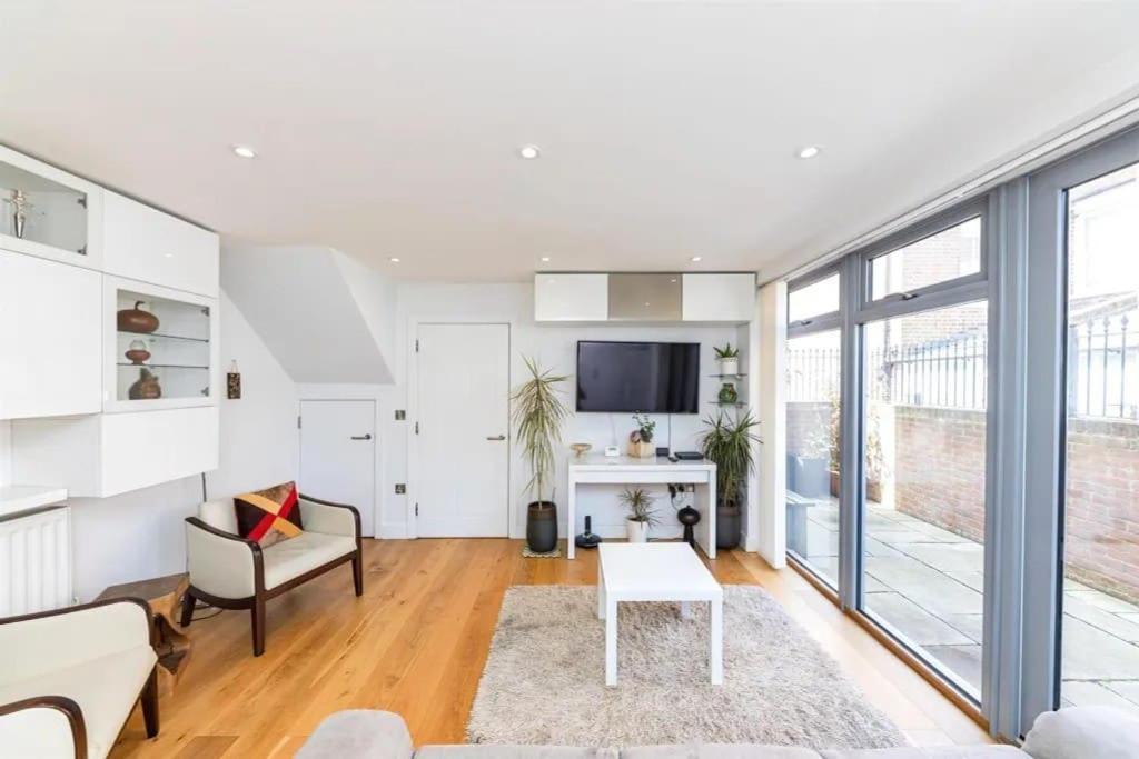 Modern City Centre House With Free Parking Canterbury Eksteriør billede